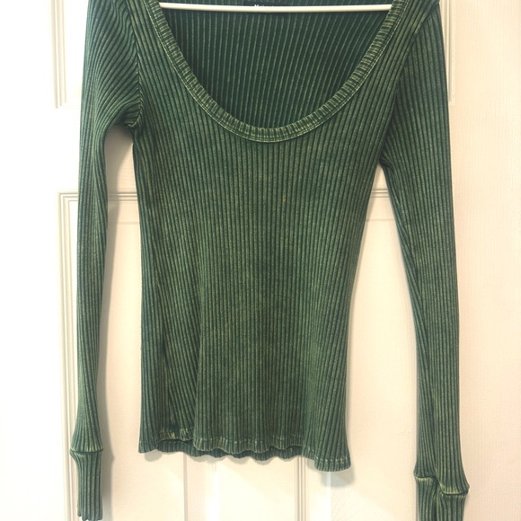 Michael Lauren: LEONARD TOP IN PIGMENT MILITARY, Size Medium - Picture 4 of 5